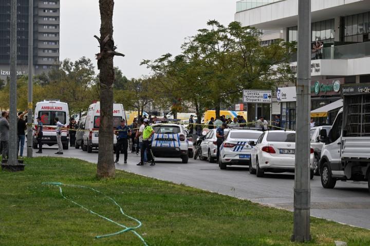 İzmir'de lokantada çıkan silahlı kavgada 4 kişi yaralandı