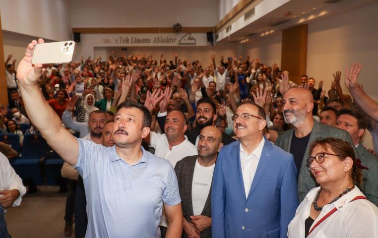 AK Parti İzmir İl Başkanlığında üye katılım toplantısı düzenlendi