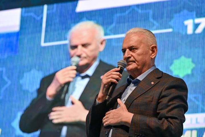 AK Parti Genel Başkanvekili Yıldırım, İzmir'de düzenlenen iftar yemeğinde konuştu: