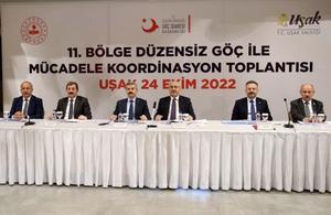 Ege'deki 6 ilin valisi düzensiz göçle mücadele toplantısında bir araya geldi